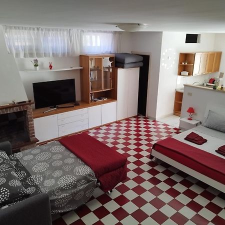 Taverna A 100 Mt Dal Mare Porto Torres Exterior foto